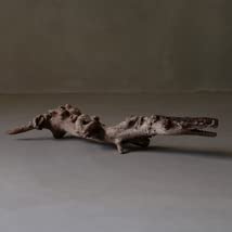 Amazon.co.jp: 01661 瘤杢 ワニのオブジェ 流木 古材 木製 置物 アート